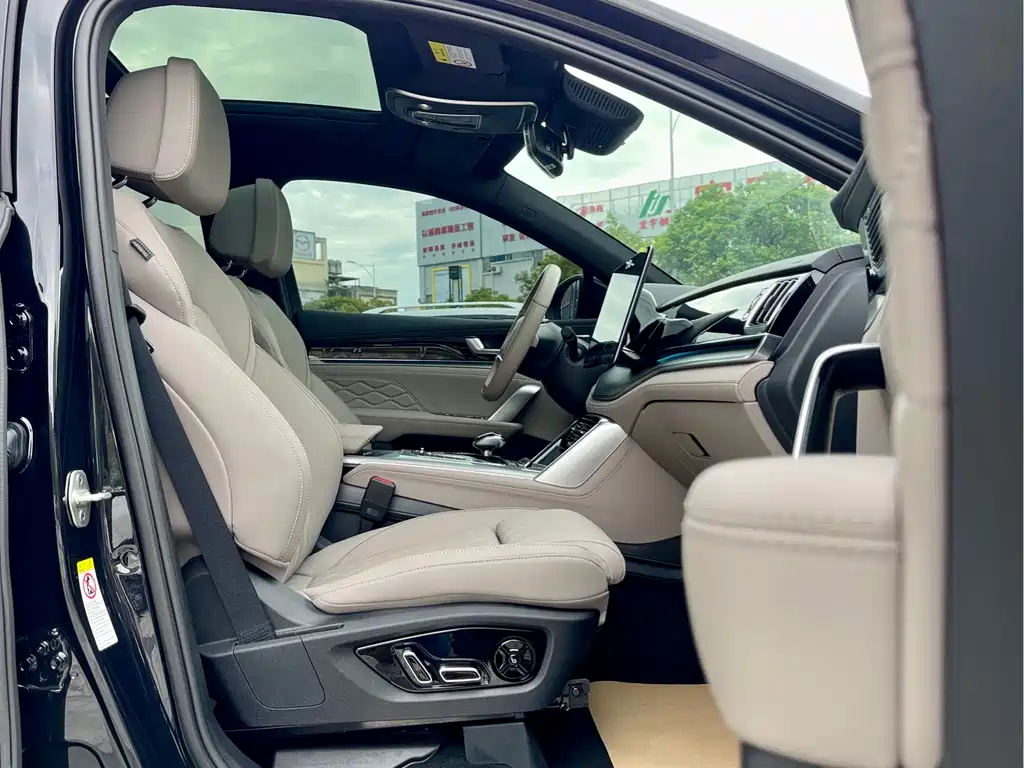 BYD Tang New Energy — миниатюра 10