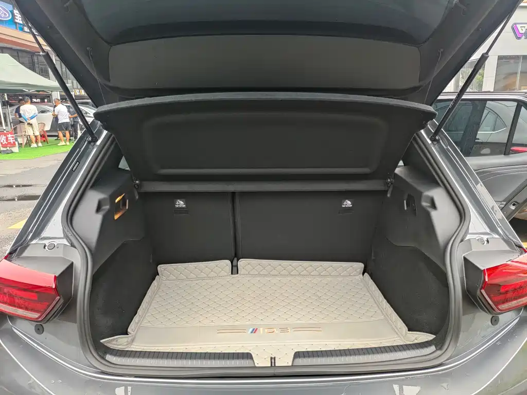 Volkswagen ID.3 — миниатюра 13