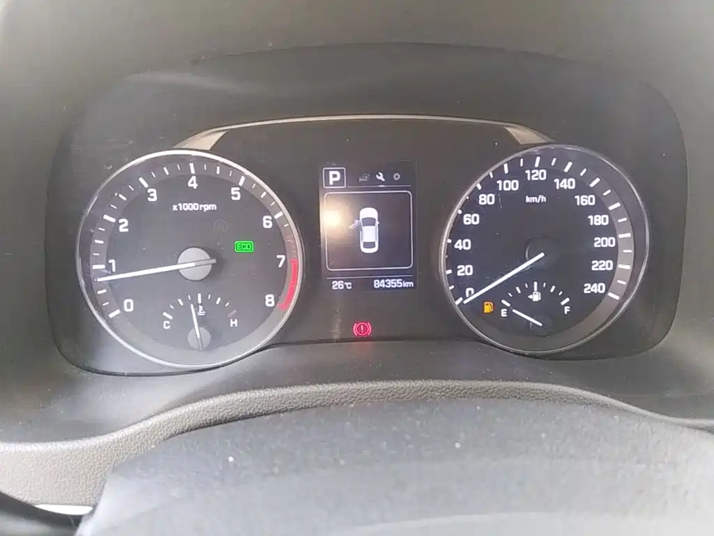 Hyundai Elantra — миниатюра 12