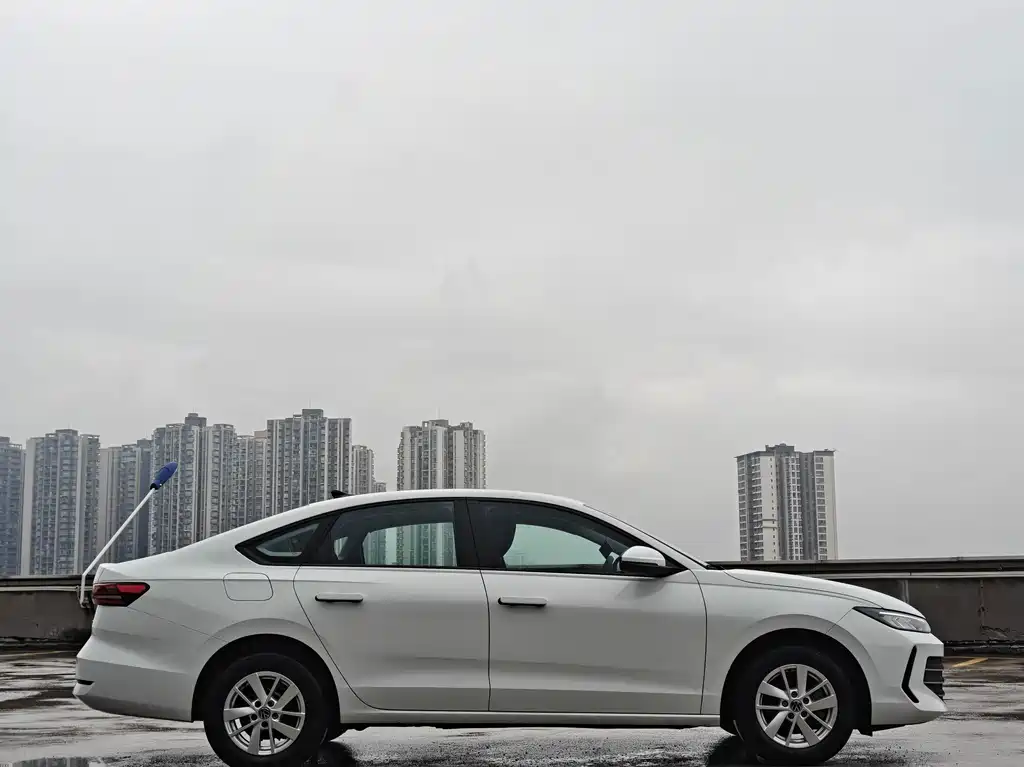 Volkswagen Lavida — миниатюра 5
