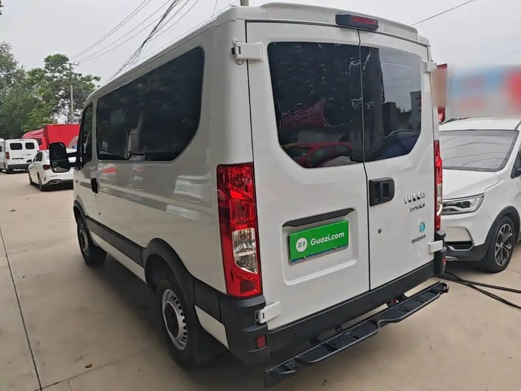 IVECO Ousheng — миниатюра 5