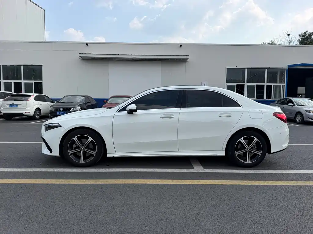 Mercedes-Benz A-Class — миниатюра 10