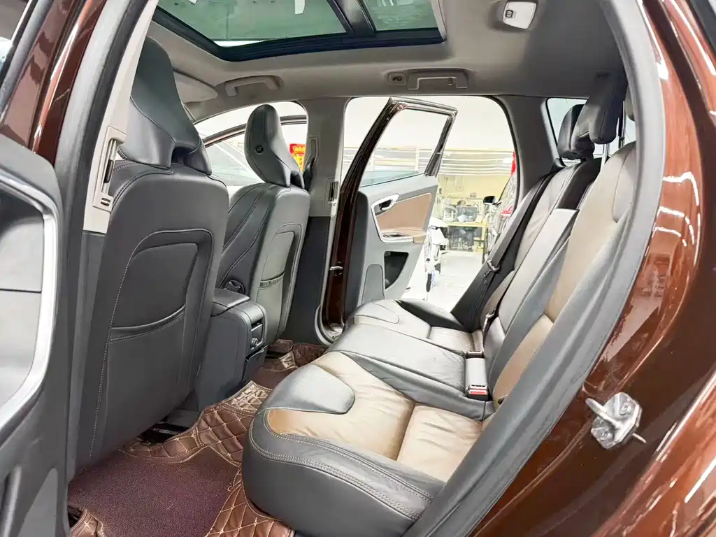 Volvo XC60 (Import) — миниатюра 8