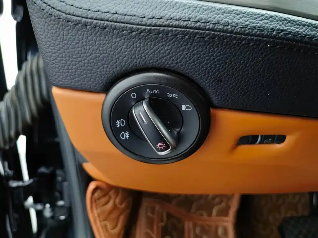 Volkswagen Caravelle — миниатюра 20