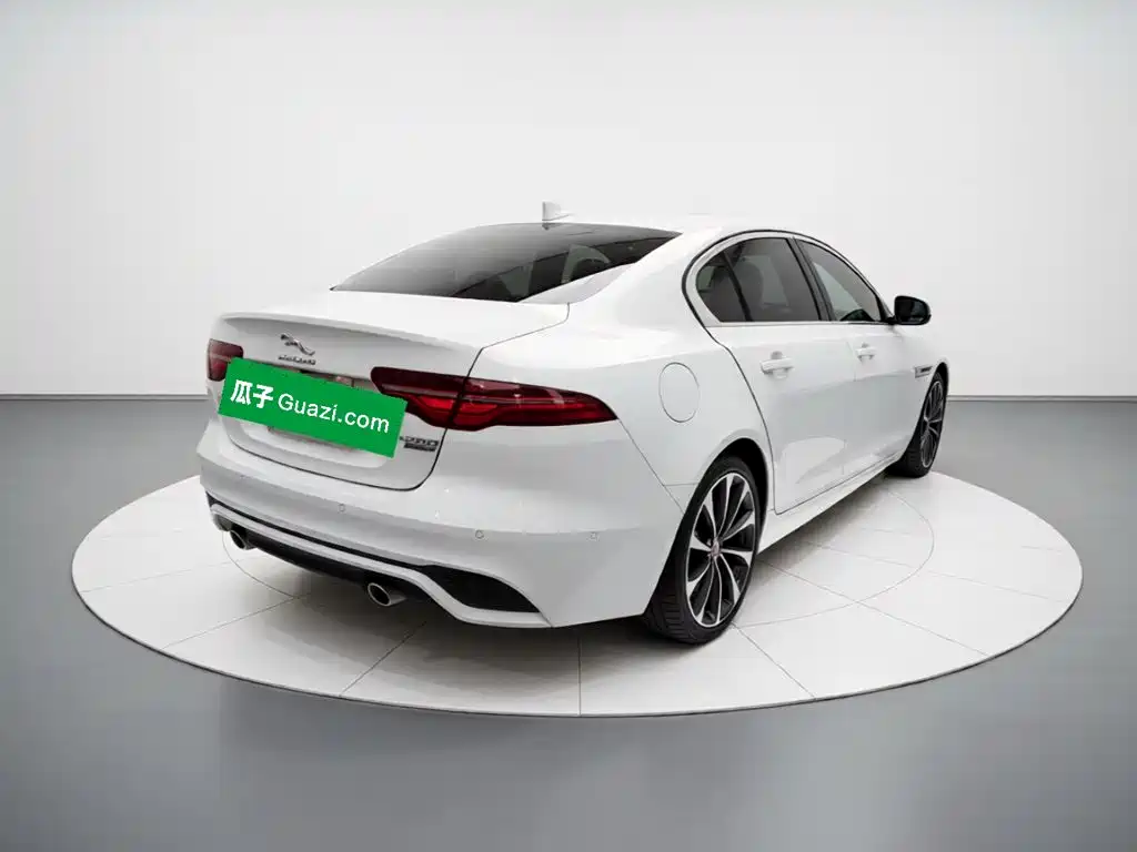 Jaguar XEL — миниатюра 6