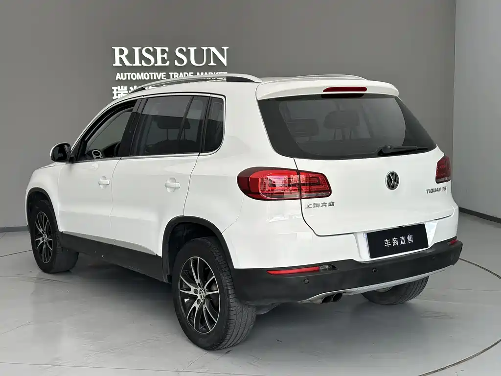 Volkswagen Tiguan 2015 1.8TSI AT Luxury