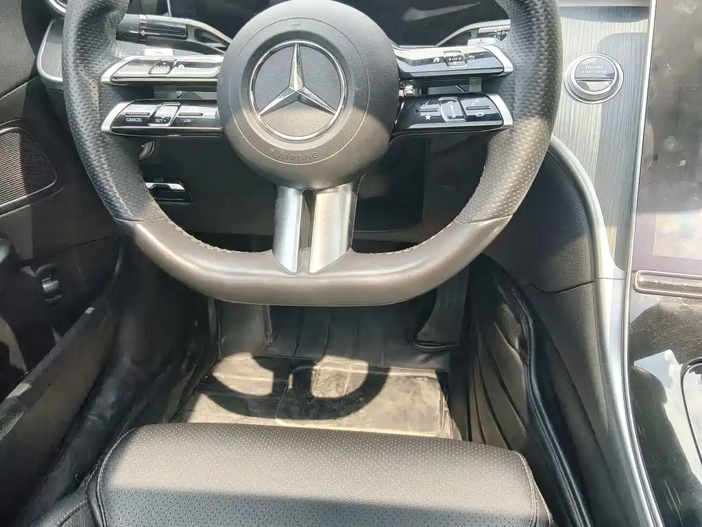 Mercedes-Benz C-Class — миниатюра 12