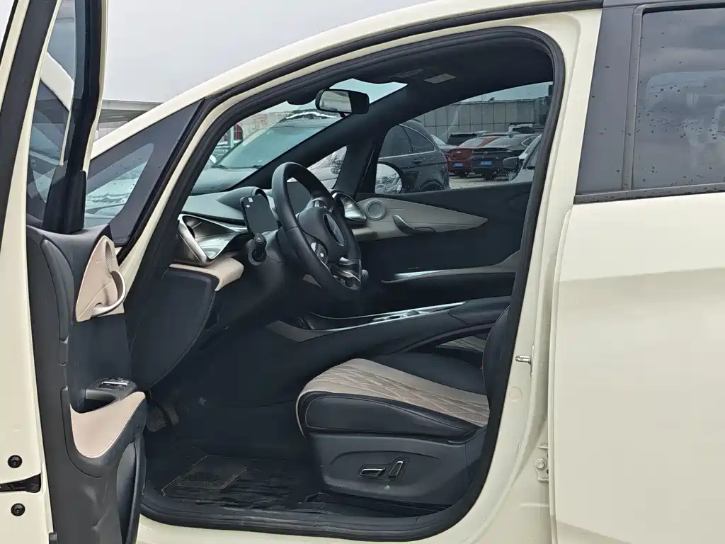BYD Dolphin — миниатюра 8