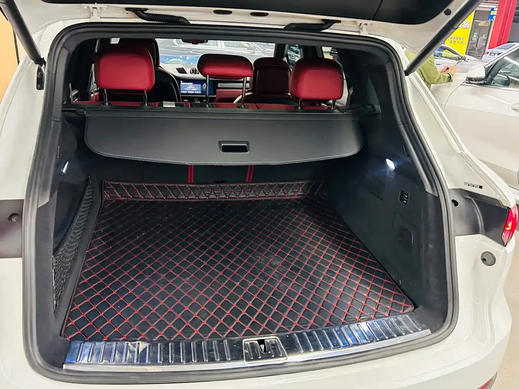 Porsche Cayenne — миниатюра 21