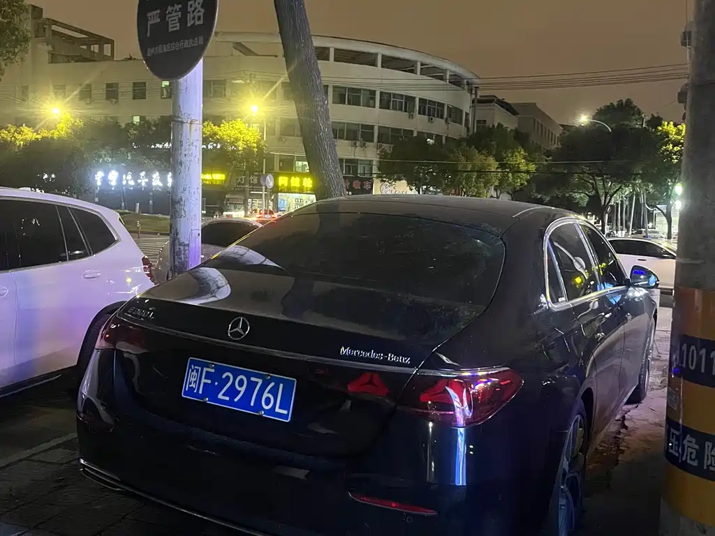 MERCEDES-BENZ E CLASS