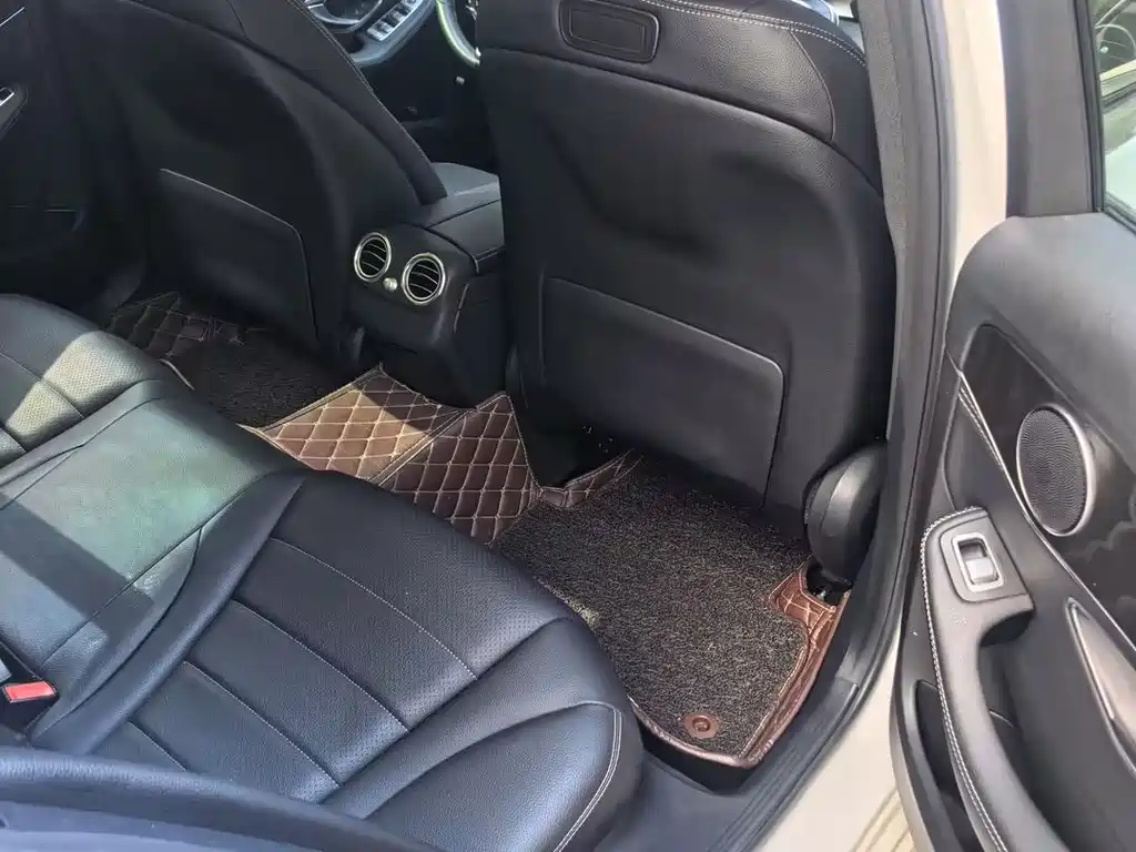 Mercedes-Benz C-Class (Import) — миниатюра 6