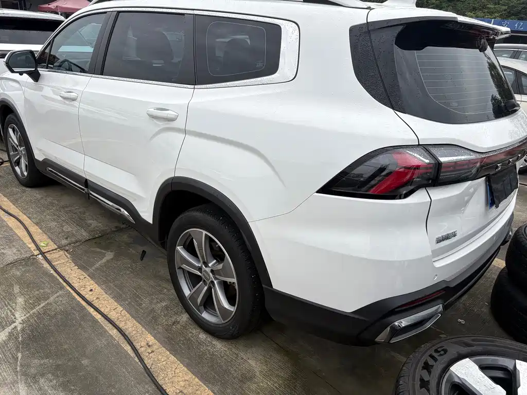 Geely Haoyue L — миниатюра 15