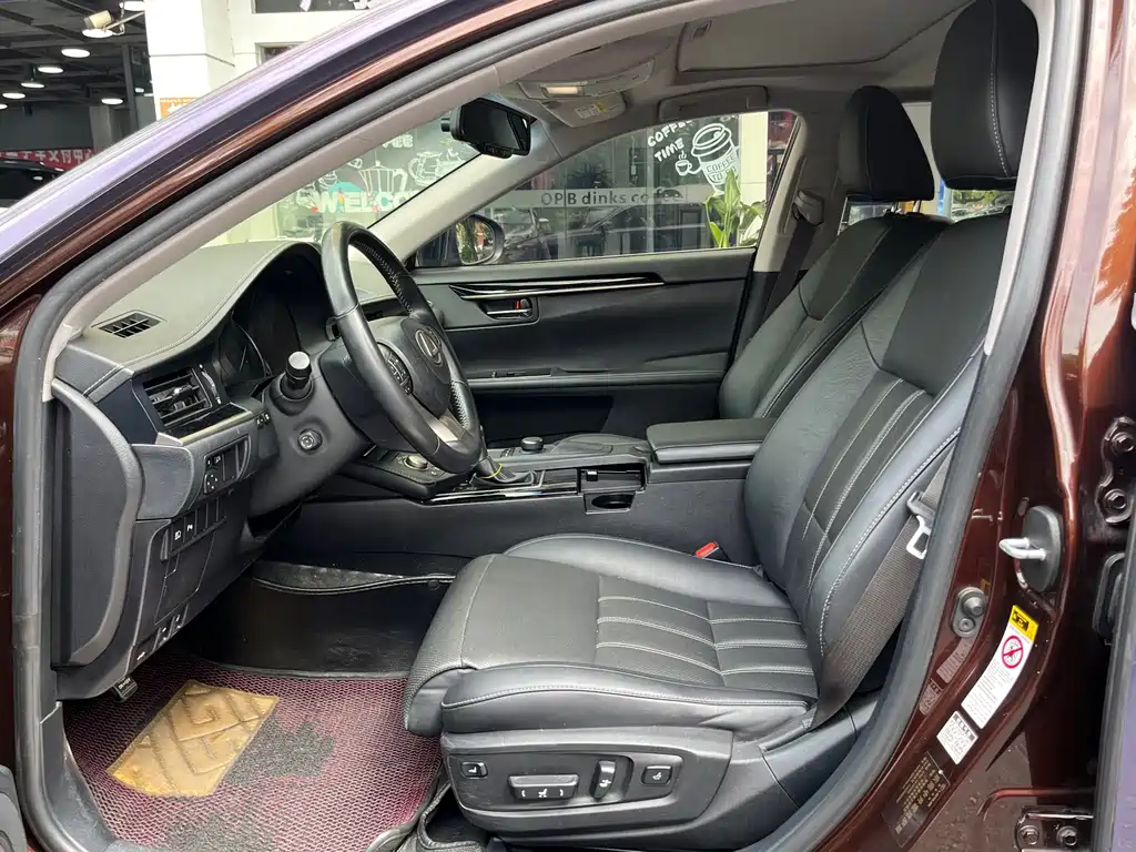 Lexus ES — миниатюра 4
