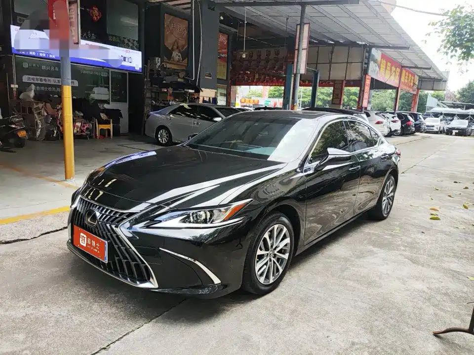 Купить Lexus ES