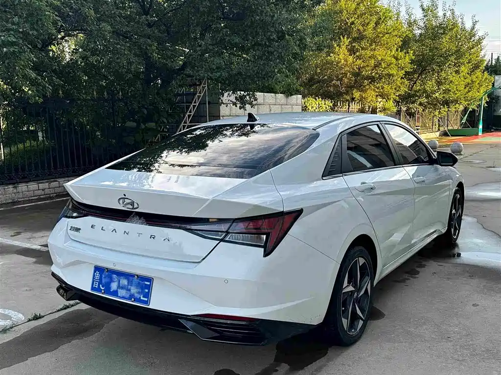 Hyundai Elantra — миниатюра 17