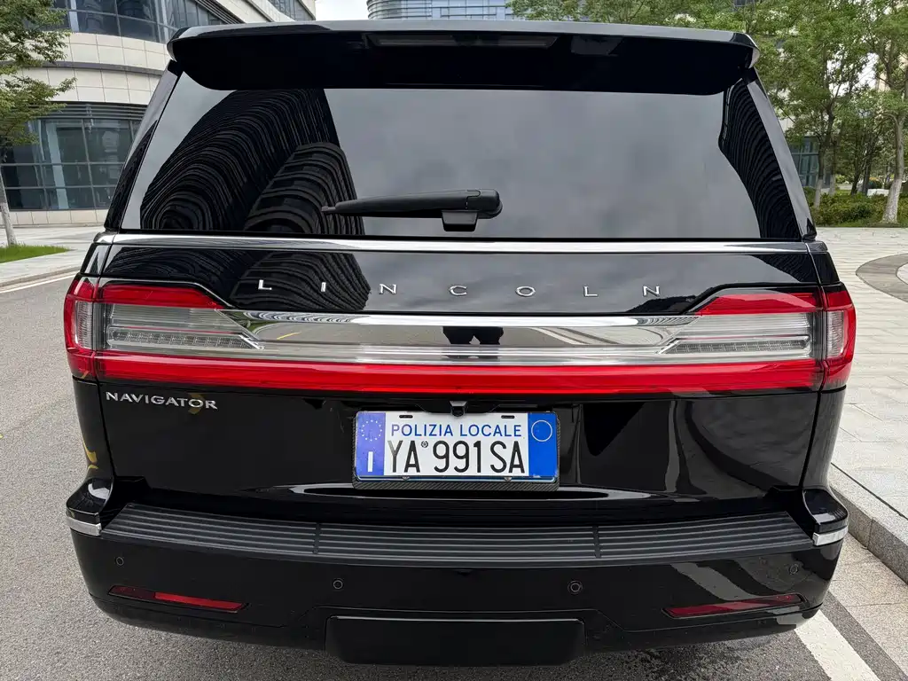Lincoln Navigator — миниатюра 8