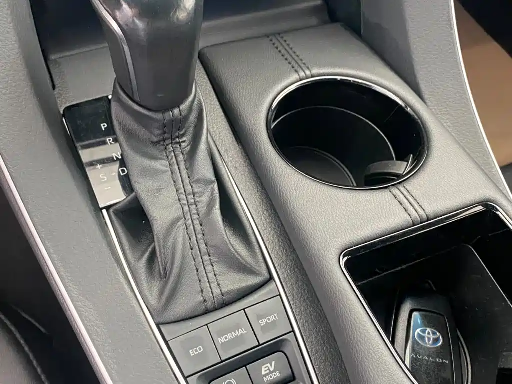 Toyota Avalon — миниатюра 5