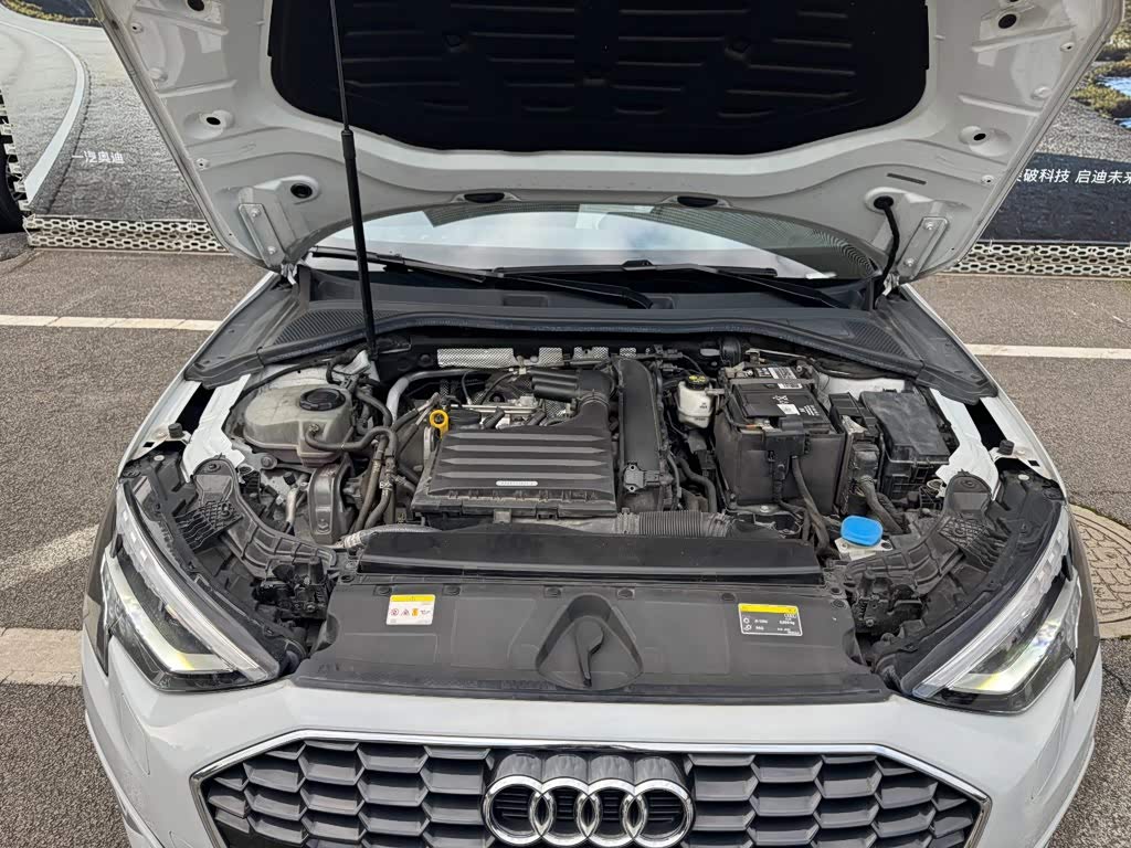 Audi A3 1.4 л 2022 г. Белый, пробег 42900 км