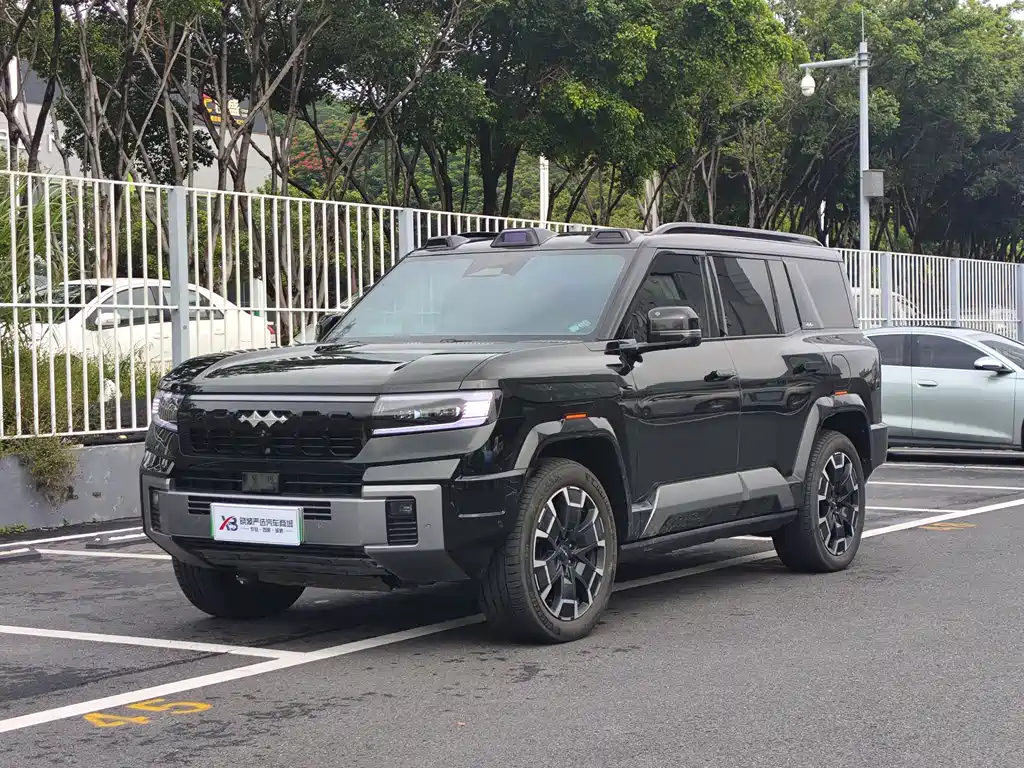 Fang Cheng Bao Leopard 8