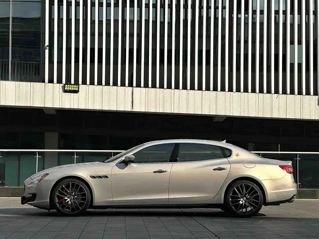 Maserati Quattroporte — миниатюра 2