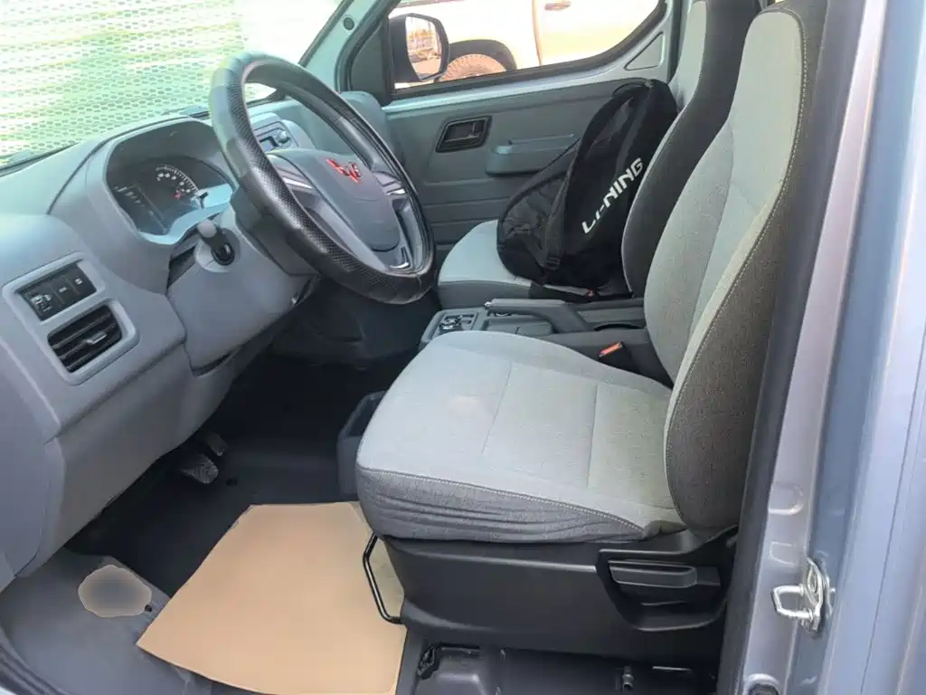 Wuling Yangguang — миниатюра 15