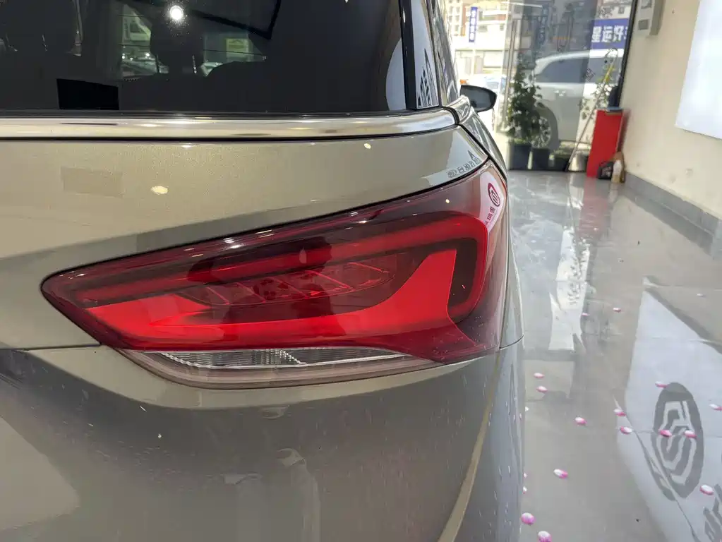 Buick GL6 2019 18T 6 мест Luxury VI