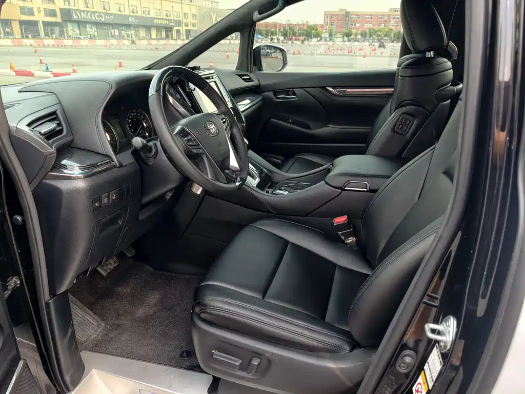 Toyota Alphard 2018 3.5L Luxury