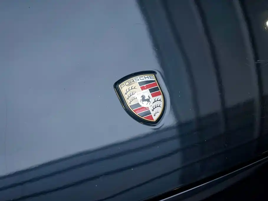 Porsche Cayenne — миниатюра 18