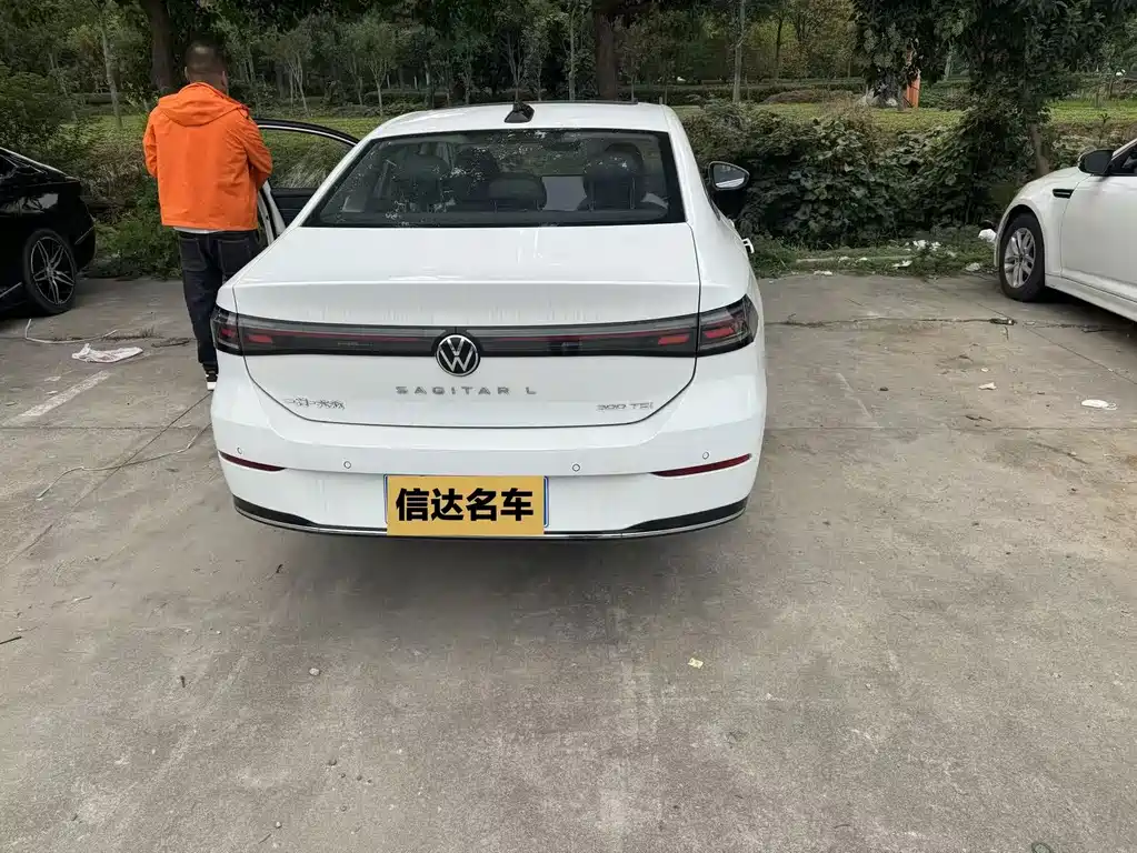 Volkswagen Sagitar — миниатюра 7
