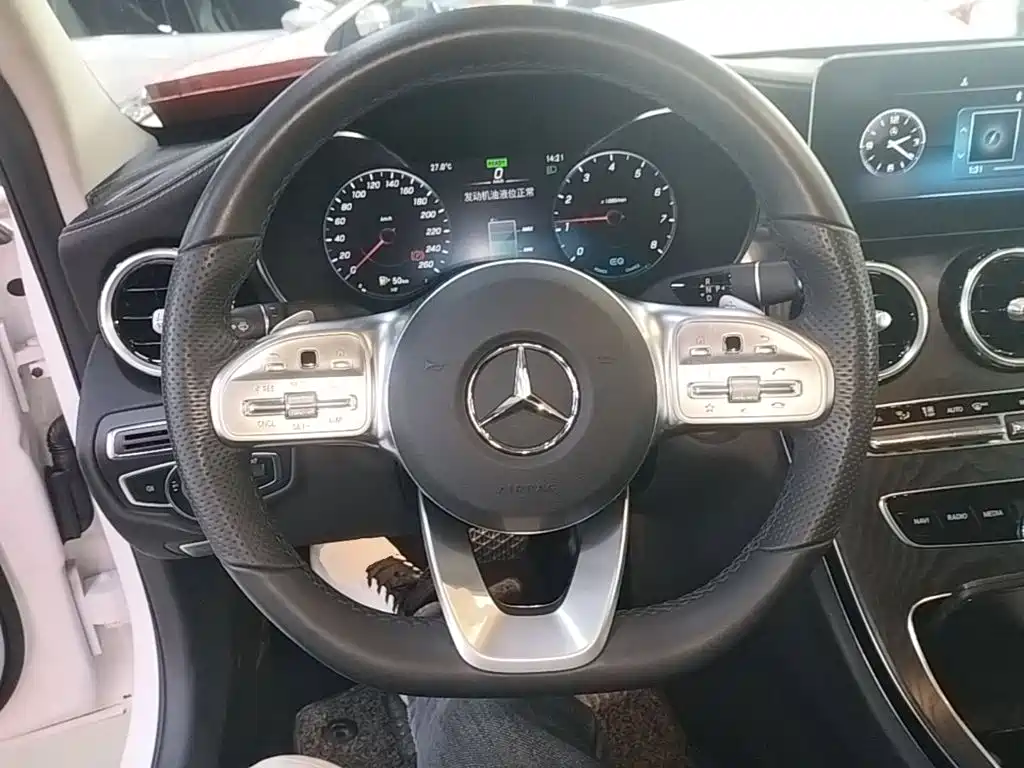 Mercedes-Benz C-Class — миниатюра 11