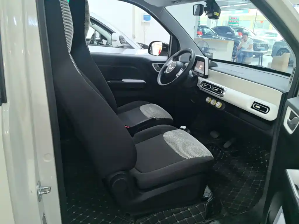 Wuling MINIEV — миниатюра 25