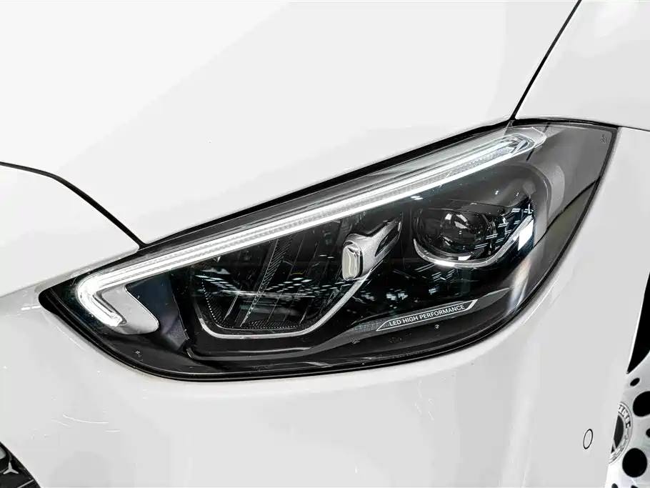 Mercedes-Benz C-Class — миниатюра 4
