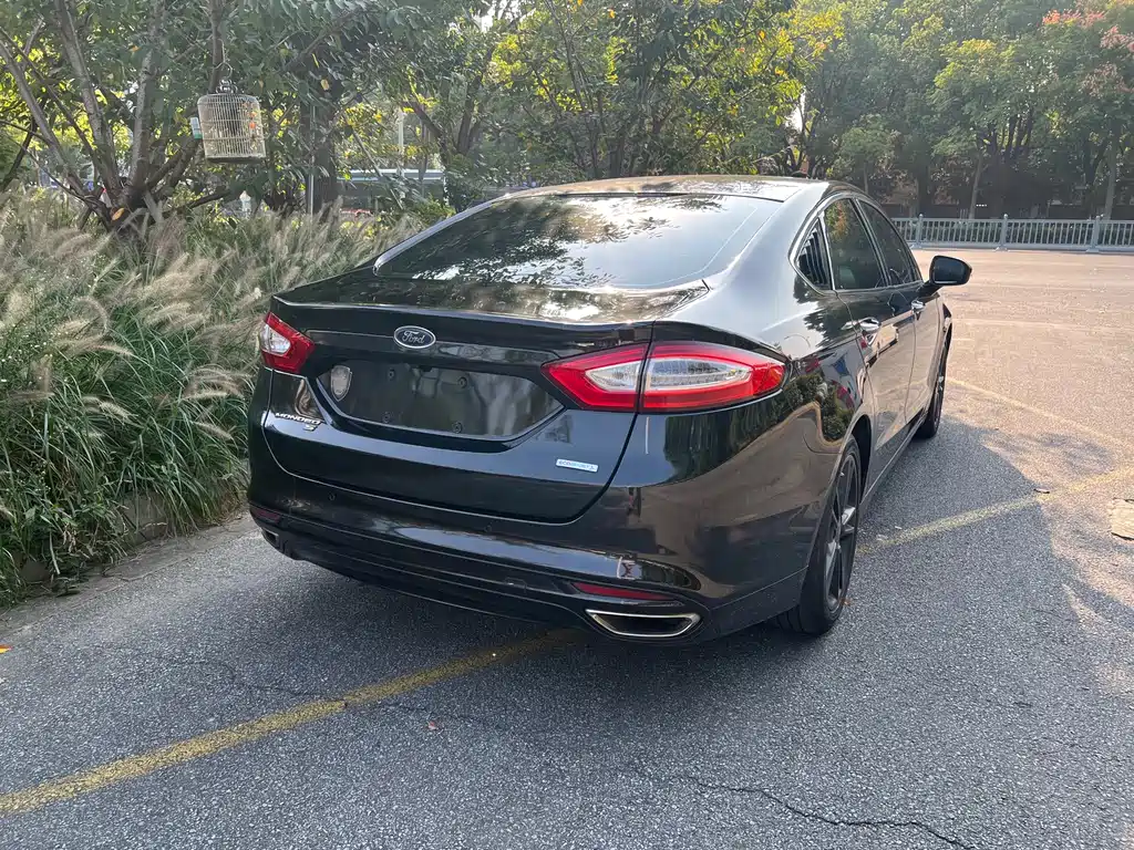 Ford Mondeo — миниатюра 6