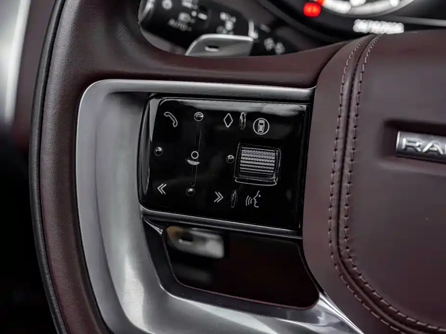 Land Rover Range Rover — миниатюра 9