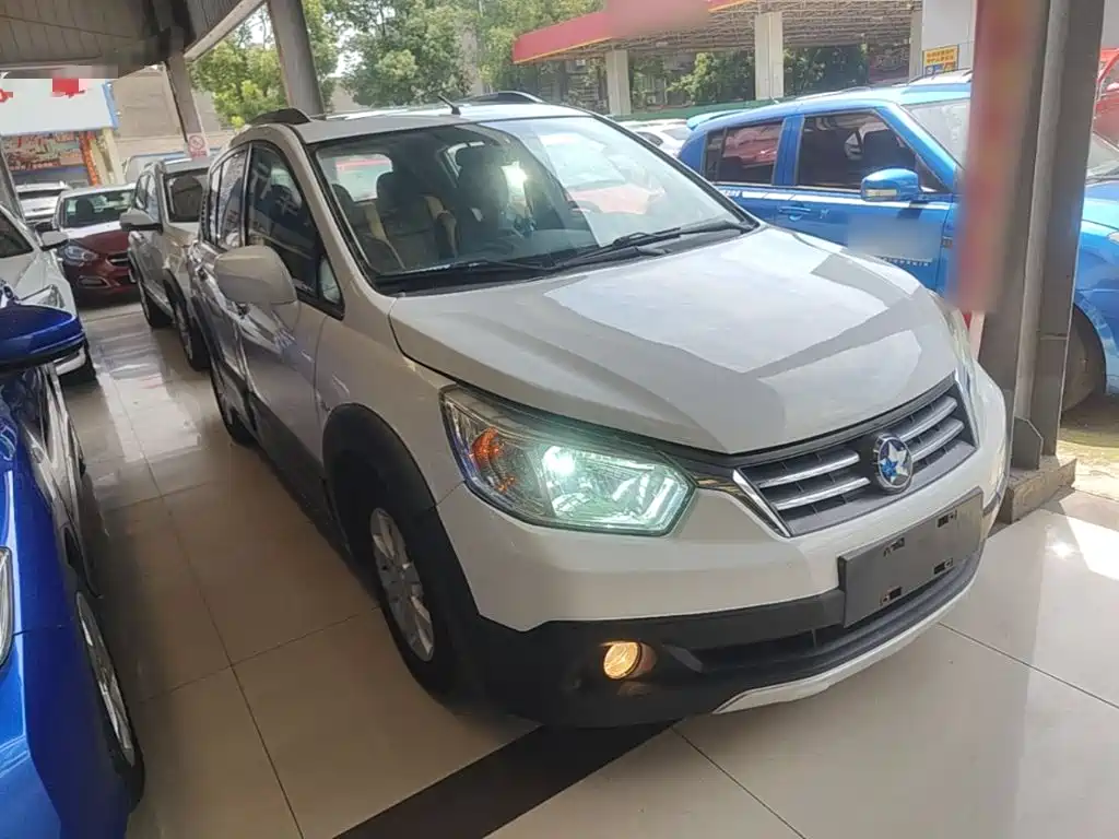 Venucia R50X — миниатюра 4