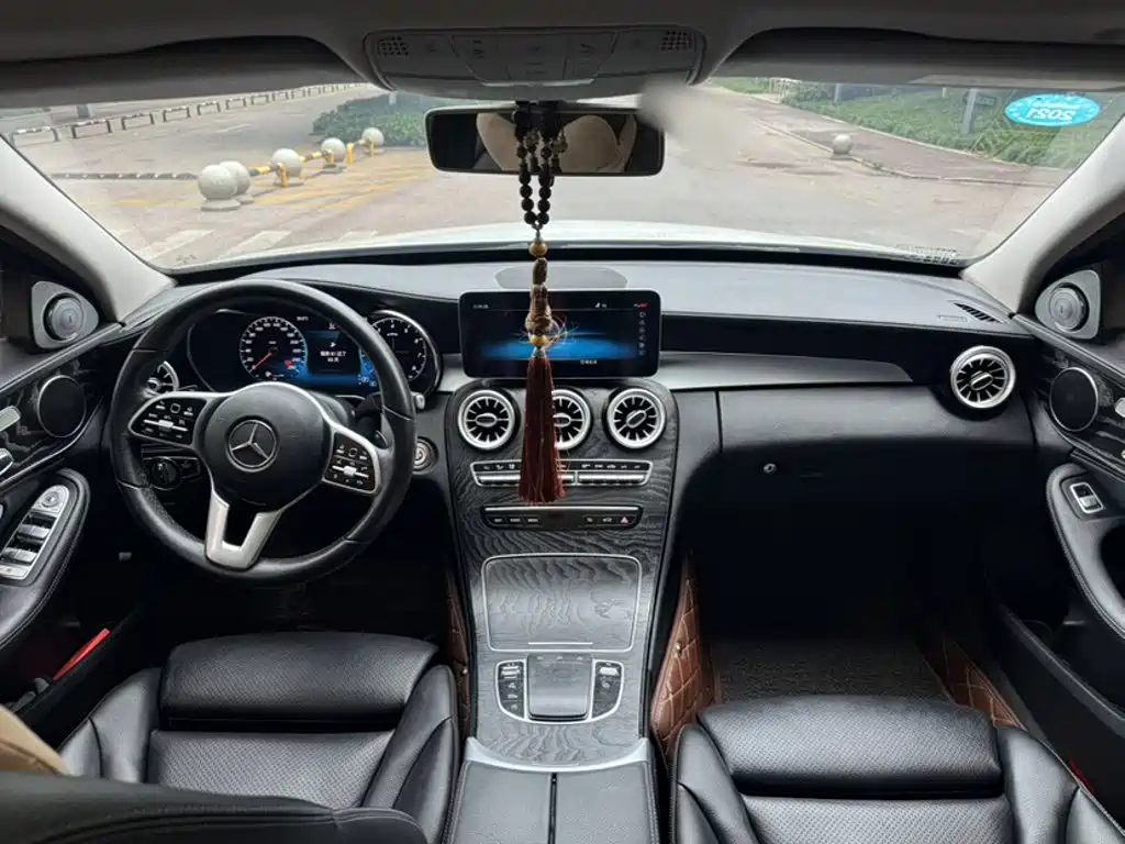 Mercedes-Benz C-Class — миниатюра 11