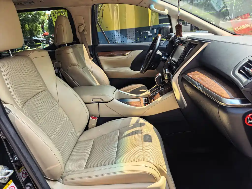 Toyota Alphard 2018 3.5L Luxury