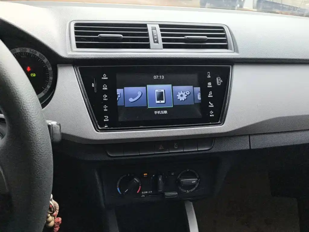 Skoda Fabia — миниатюра 13