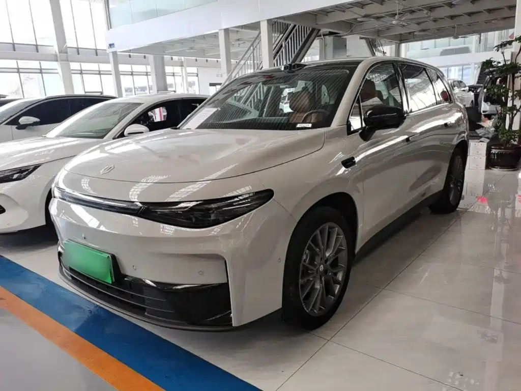 Leapmotor Leapmotor C10 — миниатюра 2