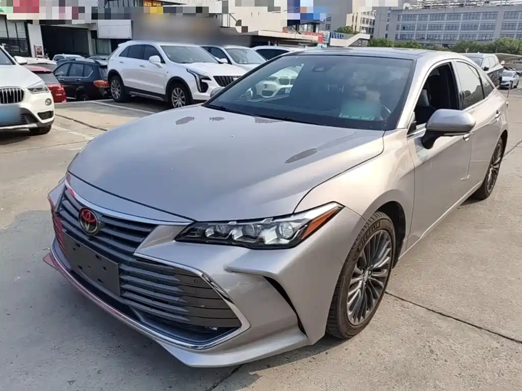 Купить Toyota Avalon