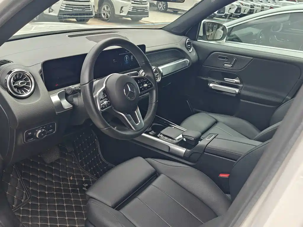 Mercedes-Benz GLB — миниатюра 4