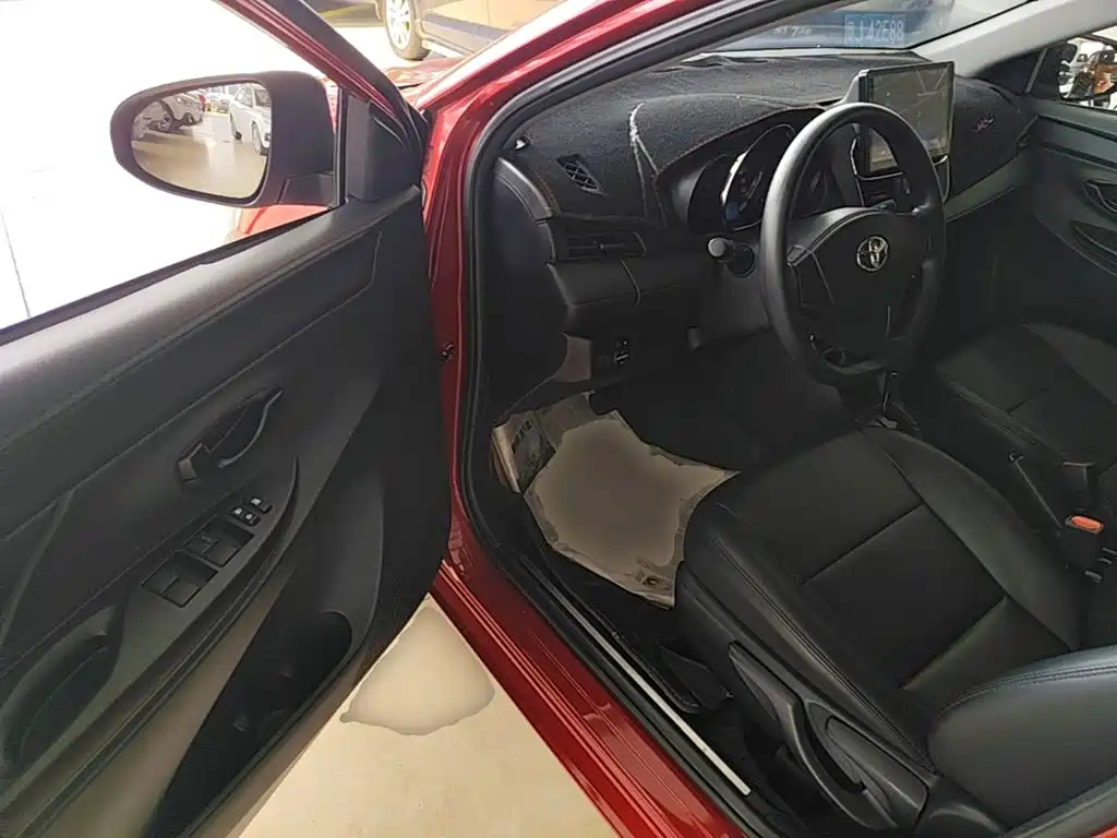 Toyota Yaris L — миниатюра 16