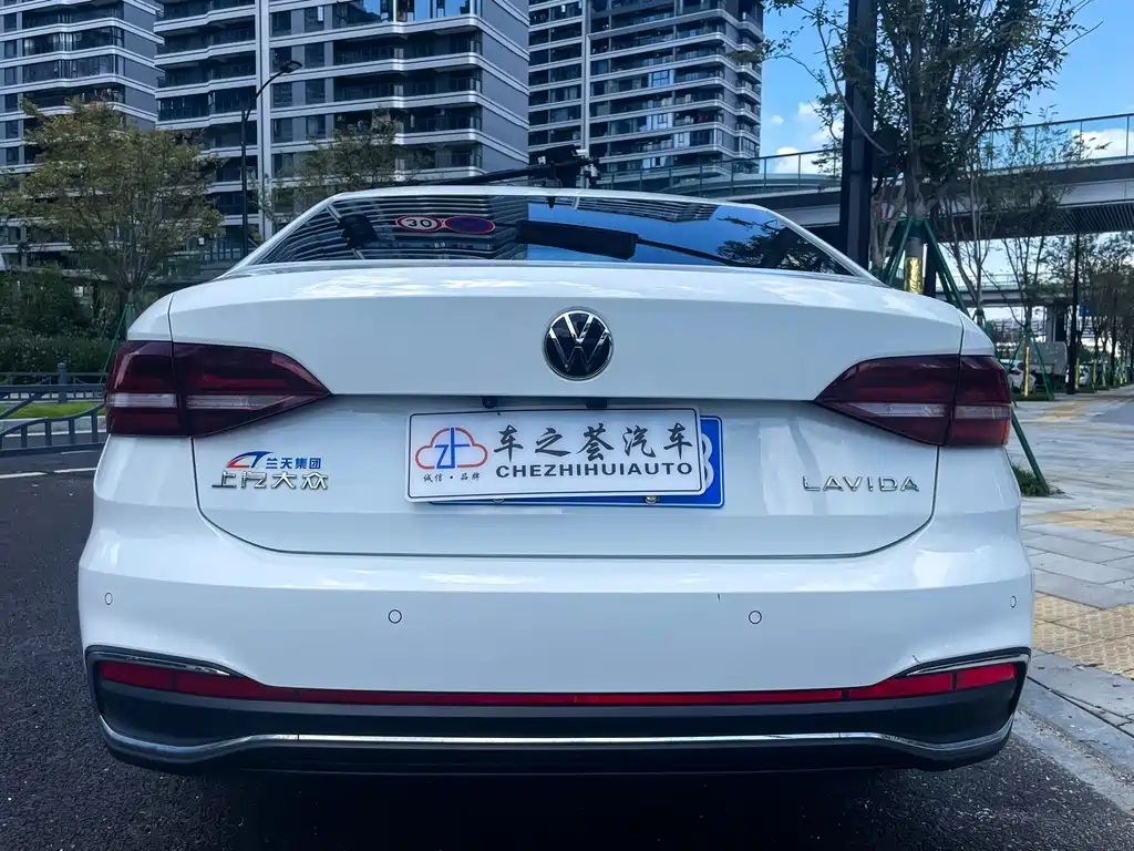 Volkswagen Lavida — миниатюра 5