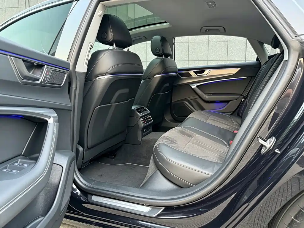 Audi A7L — миниатюра 15