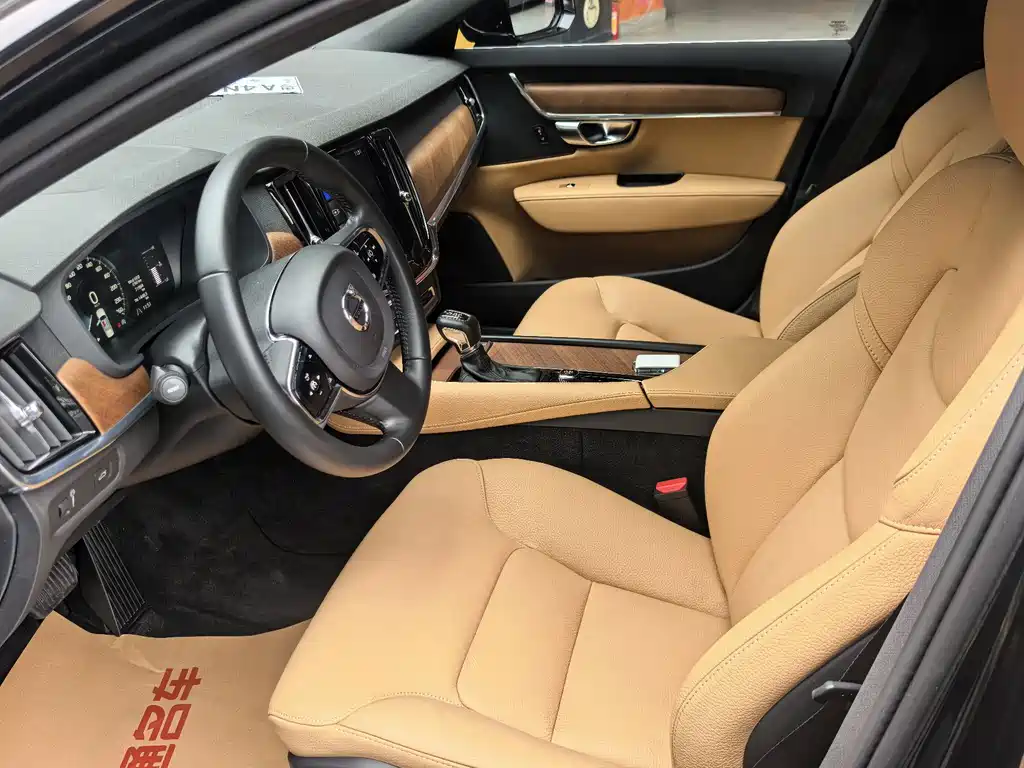 Volvo S90 — миниатюра 10