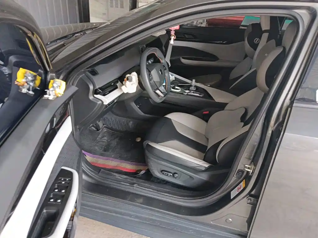 Changan UNI-V iDD — миниатюра 12
