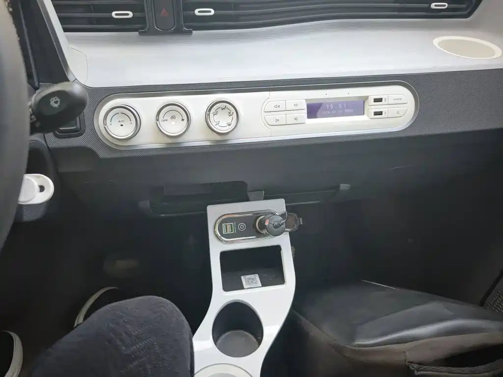 Wuling MINIEV — миниатюра 6