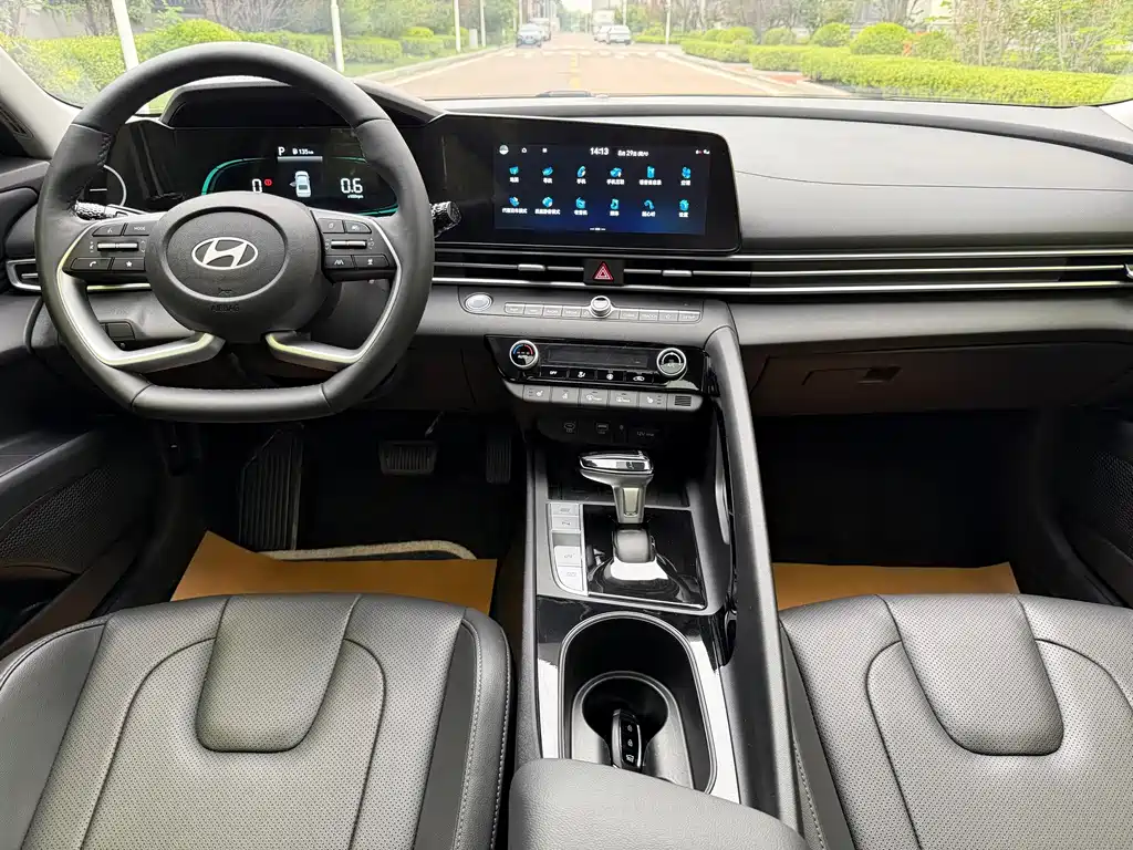 Hyundai Elantra — миниатюра 6