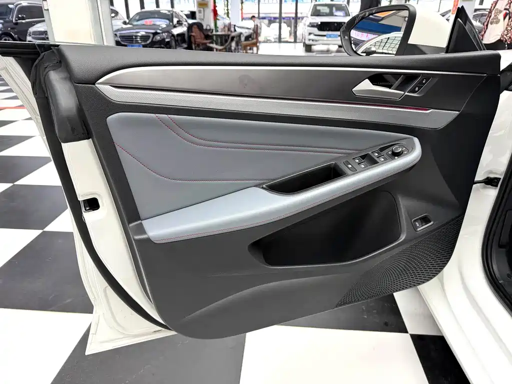 Volkswagen Lamando — миниатюра 8