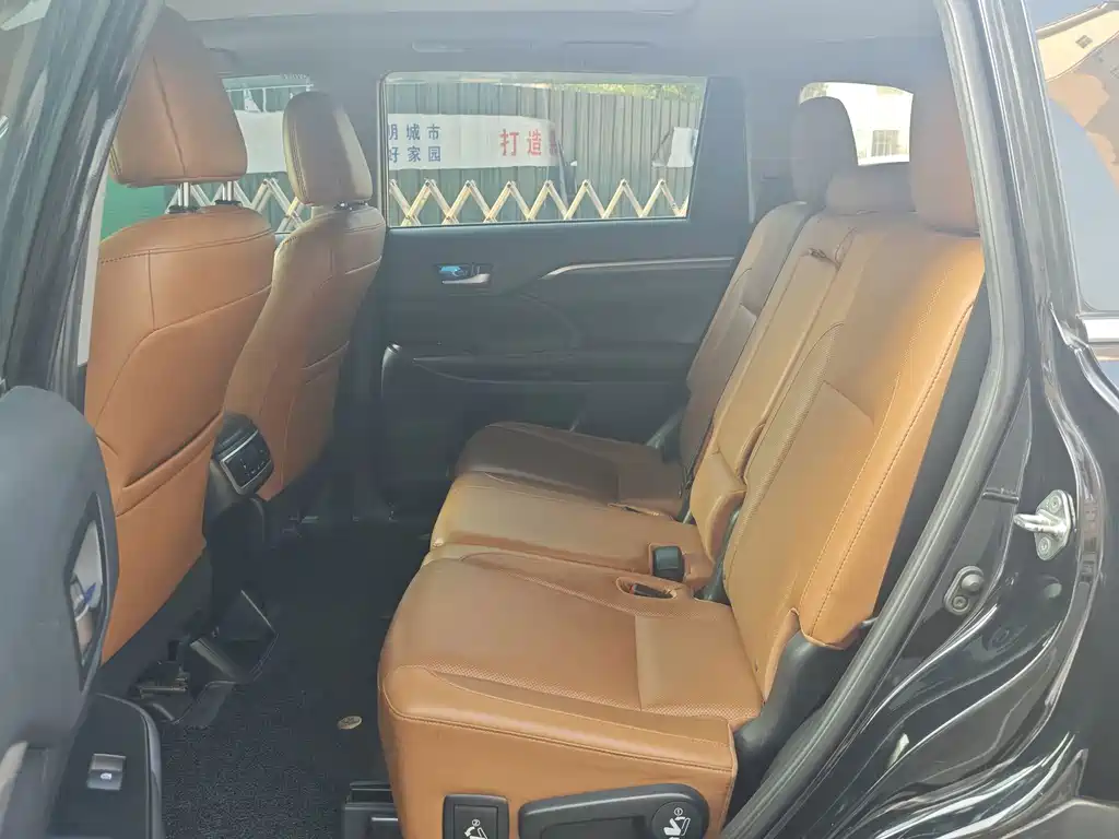 Toyota Highlander — миниатюра 5